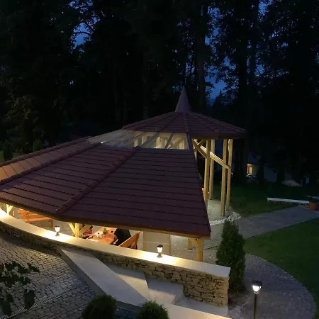 Pensiunea Favorit Ferice Szálloda 4*